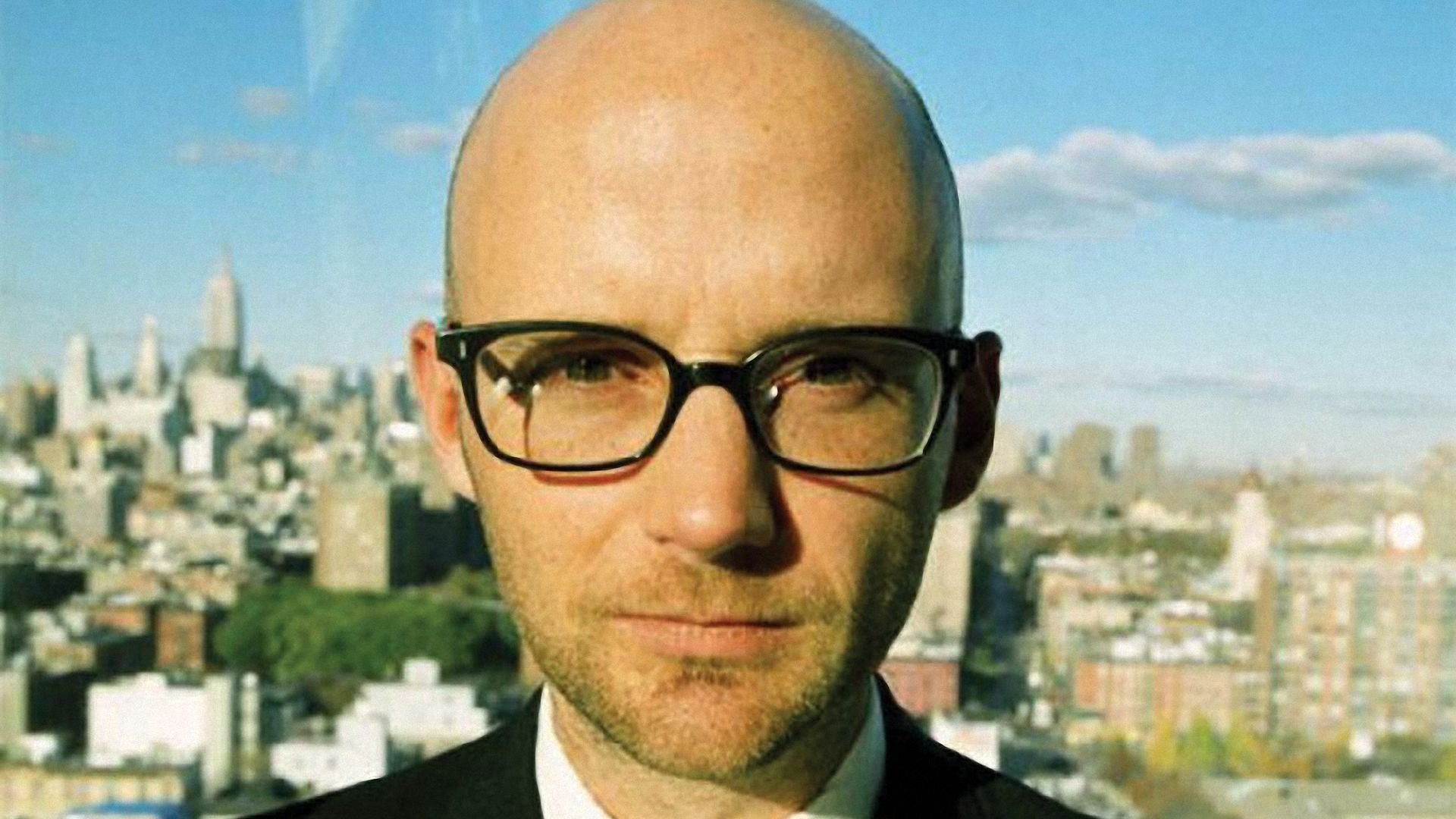 Next photo of Moby